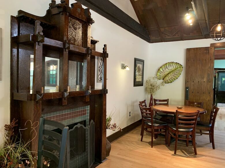 Hotel Gordon Beach Inn