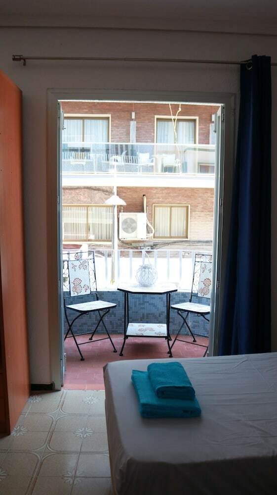 Apartamentos Estudios Mundobooking