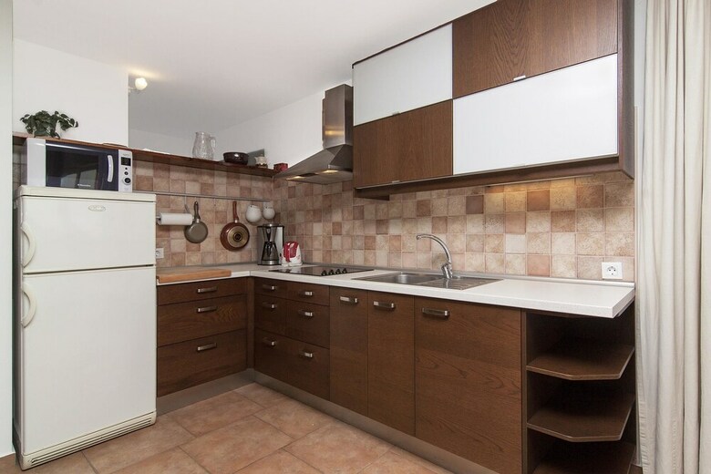 Apartments Levan Ceja