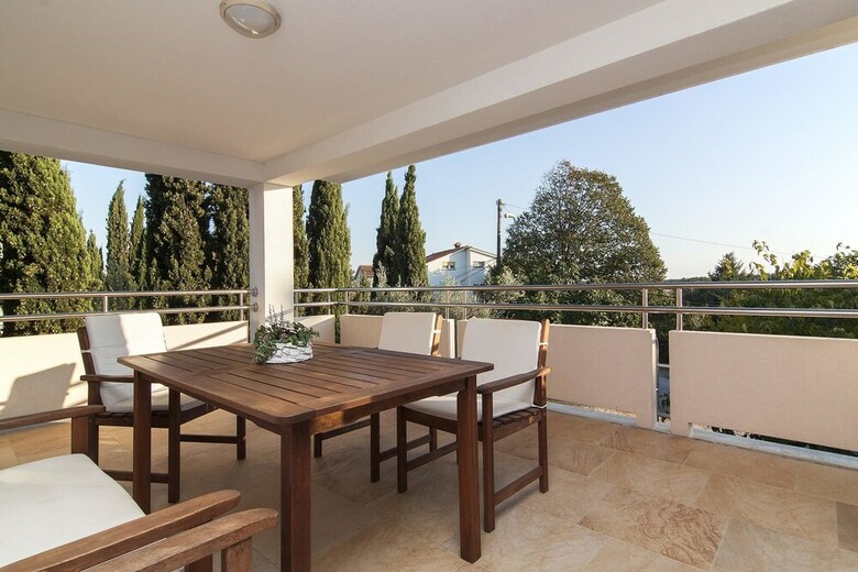 Apartments Levan Ceja