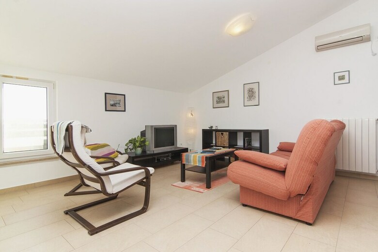 Apartments Levan Ceja