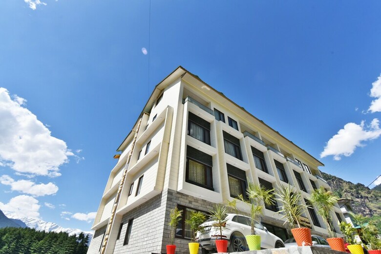 Hotel Ashapuri Residency Manali