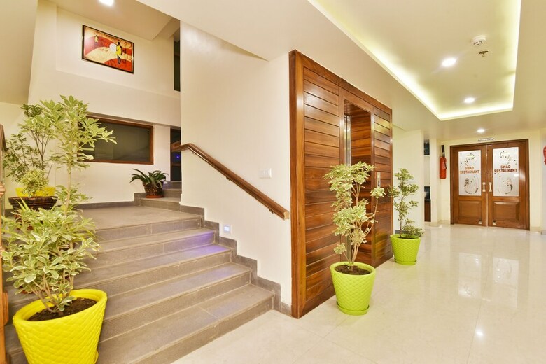 Hotel Ashapuri Residency Manali