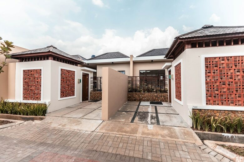 Hotel Collection O 9 Villa Ubud Anyer