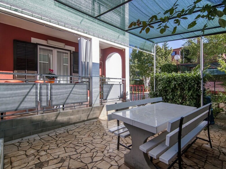 Apartments Ana Valbandon