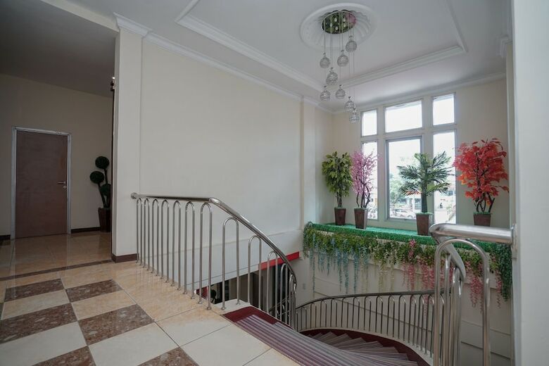 Oyo 987 Hotel Bina Darma
