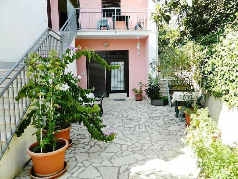Apartments Mirjana Pula