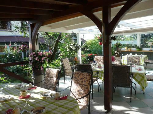 Hostal Maison D'h�tes Les Feuilles D'or