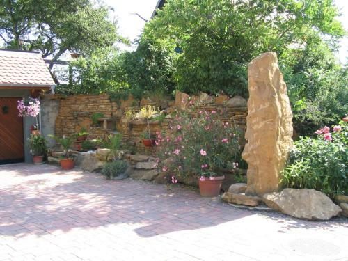 Hostal Maison D'h�tes Les Feuilles D'or