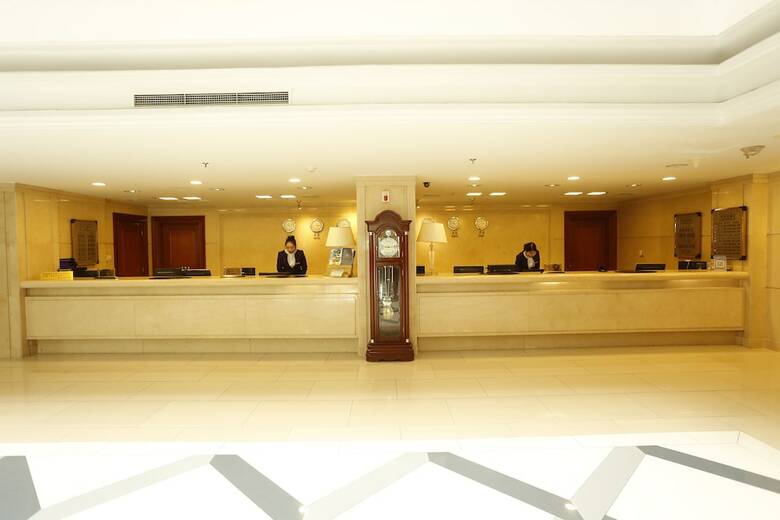 Hotel Golden Pebble International Convention Centre & Resort