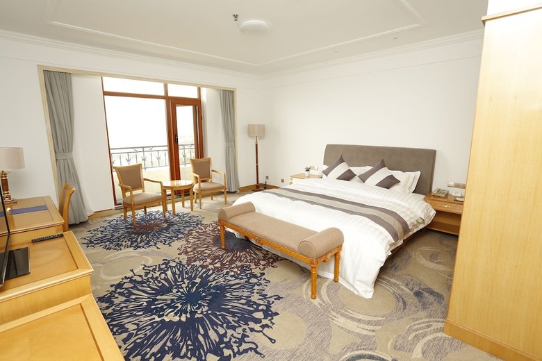 Hotel Golden Pebble International Convention Centre & Resort