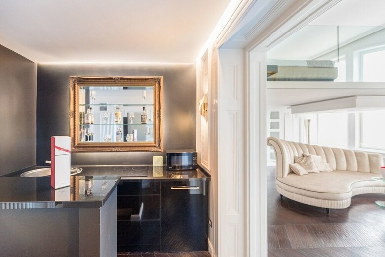 Apartamentos Enzo Capo Luxury Suites