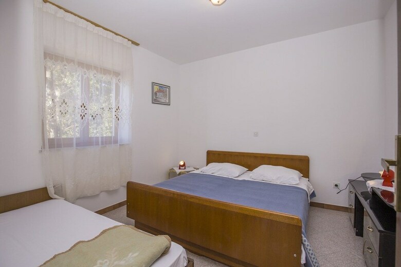 Apartments Pino Rabac