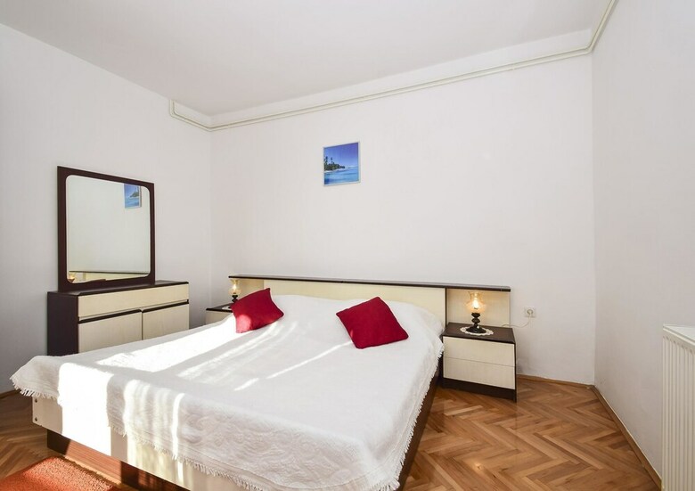 Apartments Radojka Tisno