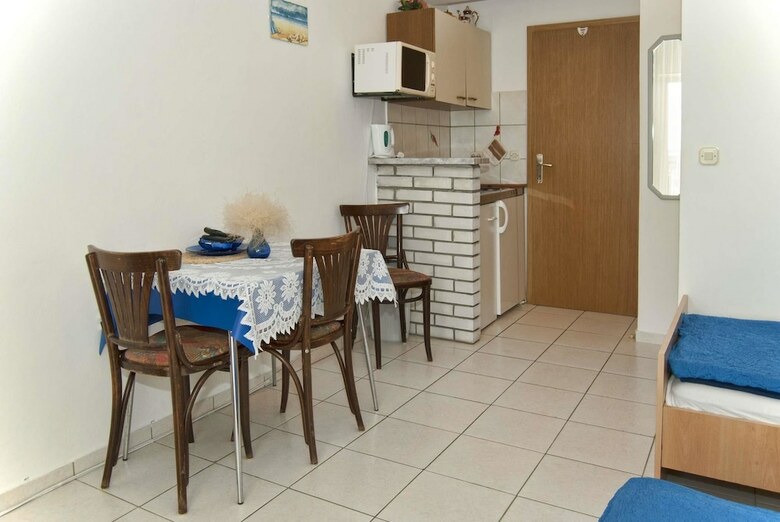Apartments Zderic