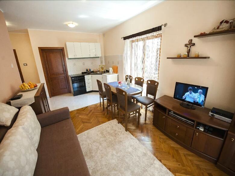 Apartment Boji? / One Bedroom