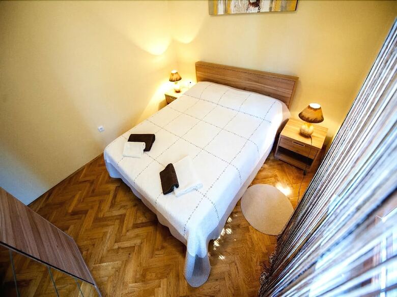 Apartment Boji? / One Bedroom