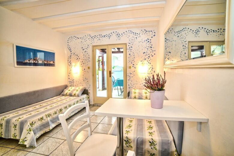 Aparthotel Apartments Paliaga