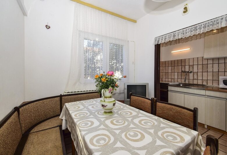 Apartments Milenko / Three Bedrooms A2
