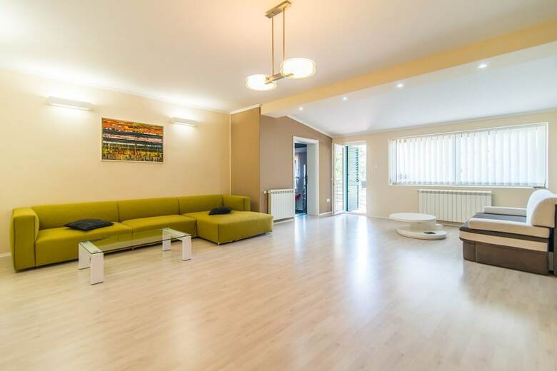 Holiday House Flego