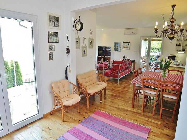 Holiday House Lico