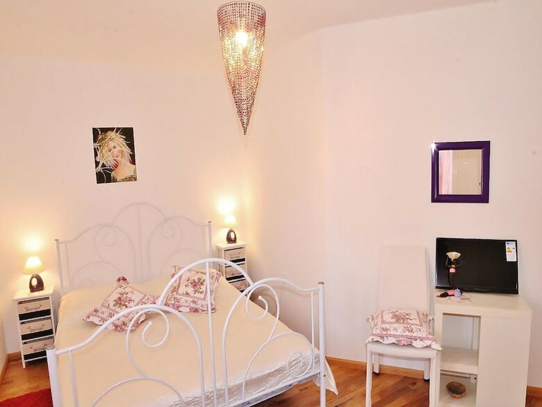 Holiday House Lico