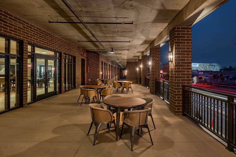 Hotel Springhill Suites By Marriott Fort Worth Historic Stockyards