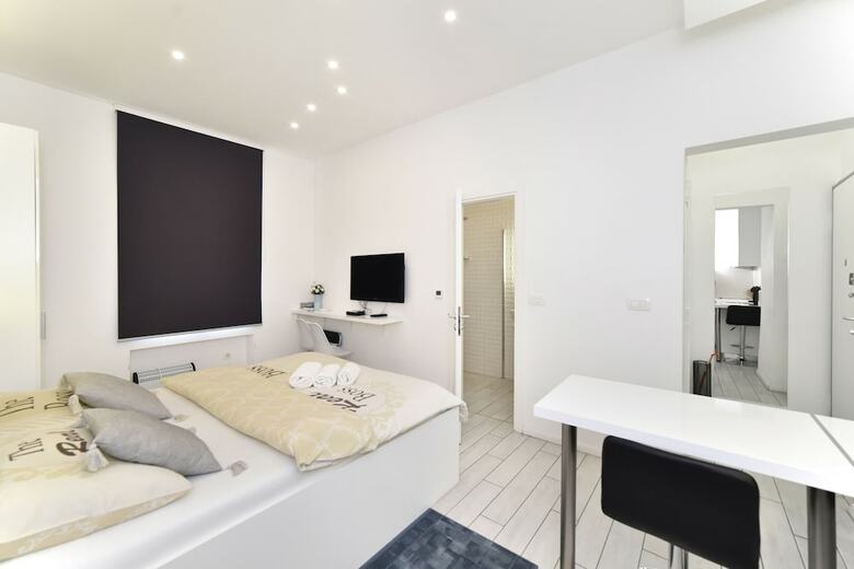 Mika Apartments