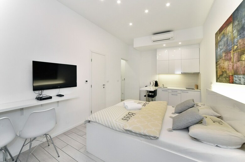 Mika Apartments