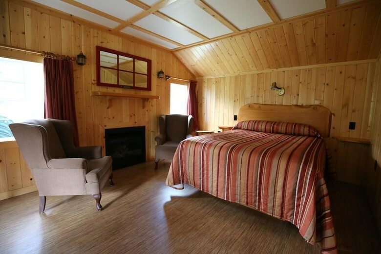 Hotel Pine Bungalows