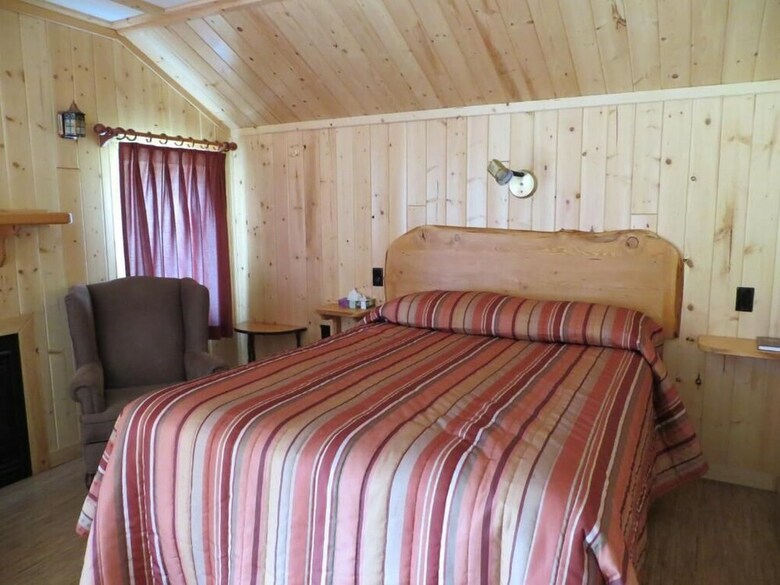 Hotel Pine Bungalows