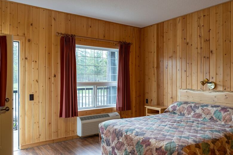 Hotel Pine Bungalows
