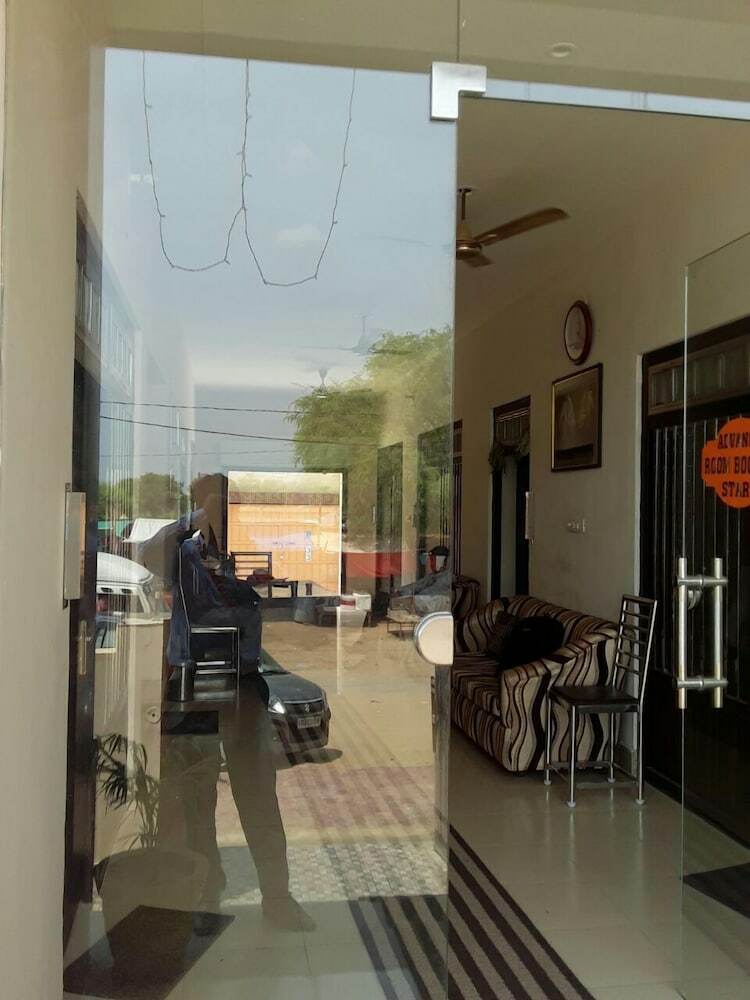Hotel The Atulyam