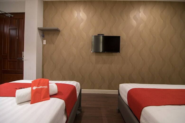Hotel Reddoorz Plus Near Saigon Centre