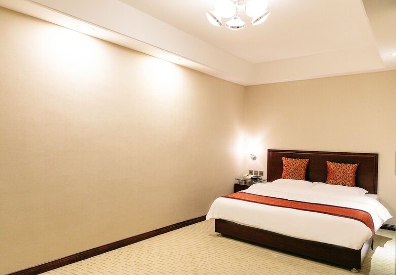 Warren Hotel