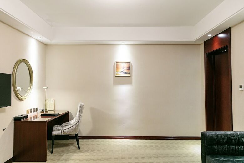 Warren Hotel