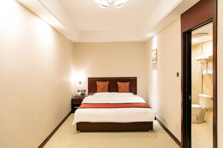 Warren Hotel