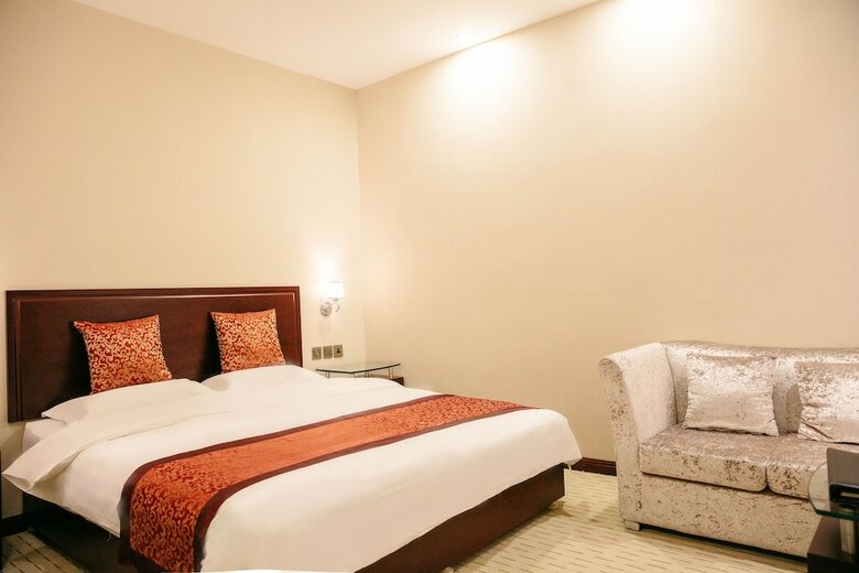 Warren Hotel