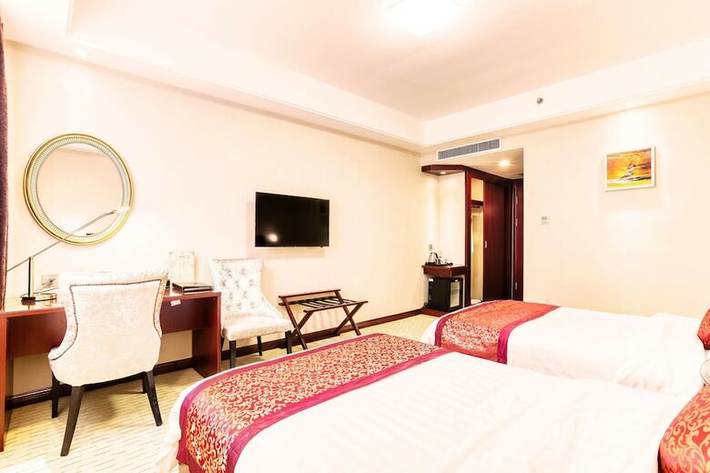 Warren Hotel