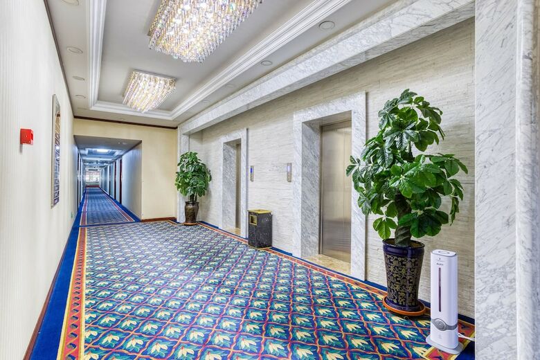 Warren Hotel