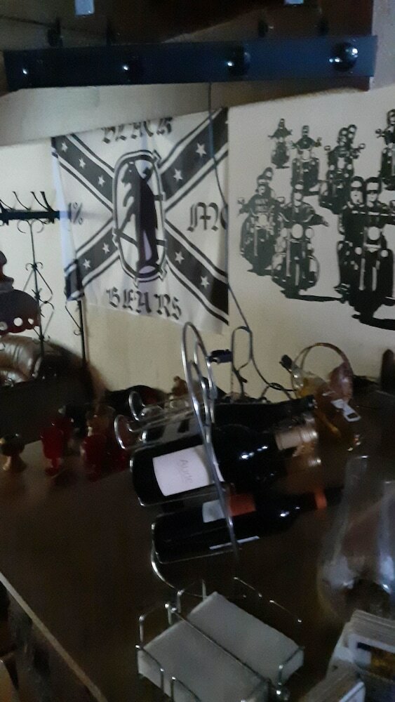 Black Bear Bikers Pub Hotel