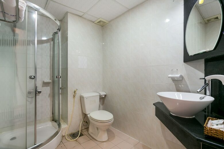 Oyo 226 Tao Dan Hotel