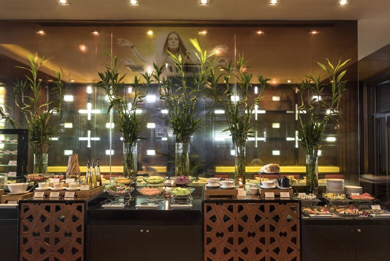 Hotel Tower Club At Lebua (The World?s First Vertical Destination)