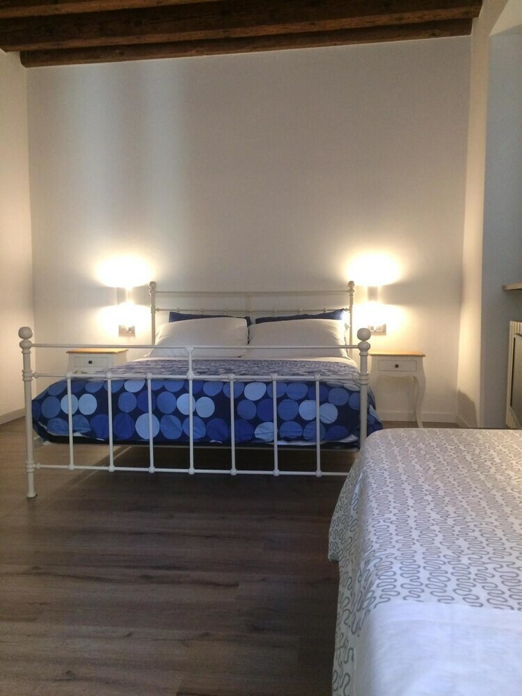Hotel Moira Rooms
