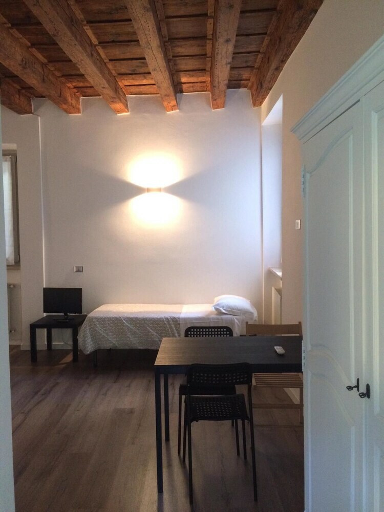 Hotel Moira Rooms