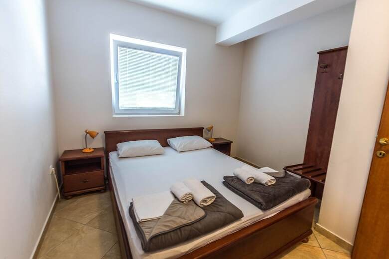 Contessa Apartments
