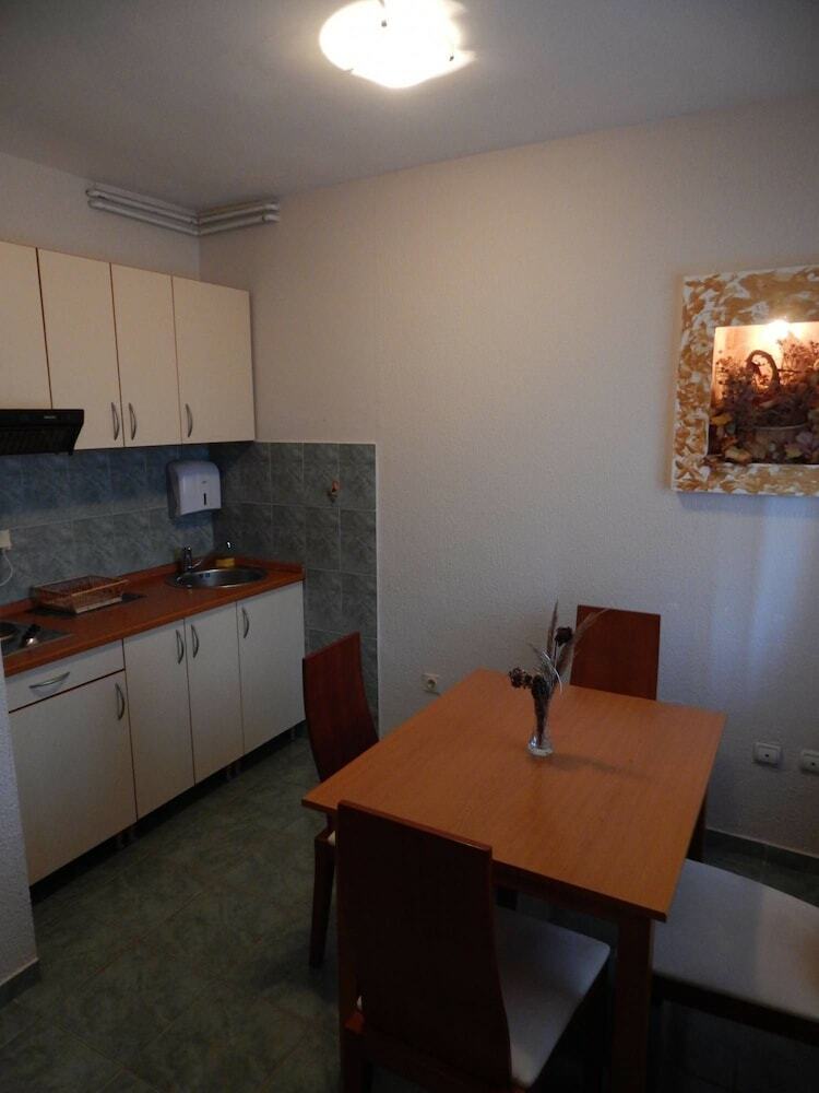 Contessa Apartments