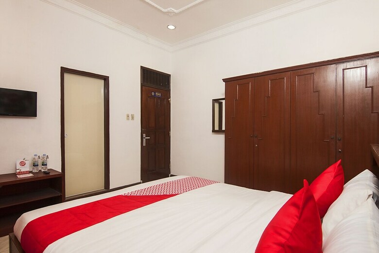 Hotel Oyo 552 Raz House