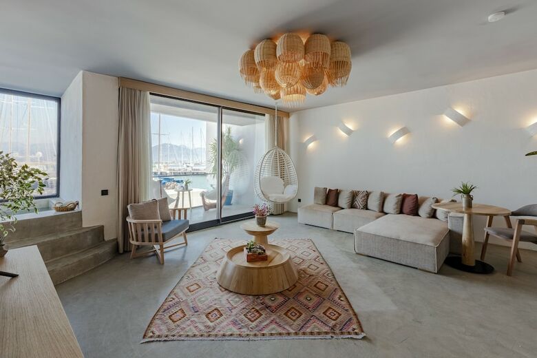 Hotel Harbour Suites