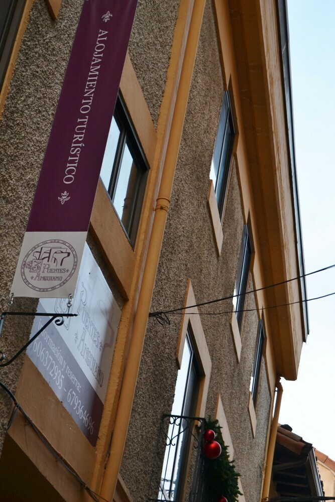 Pension Tres Puentes Anguiano